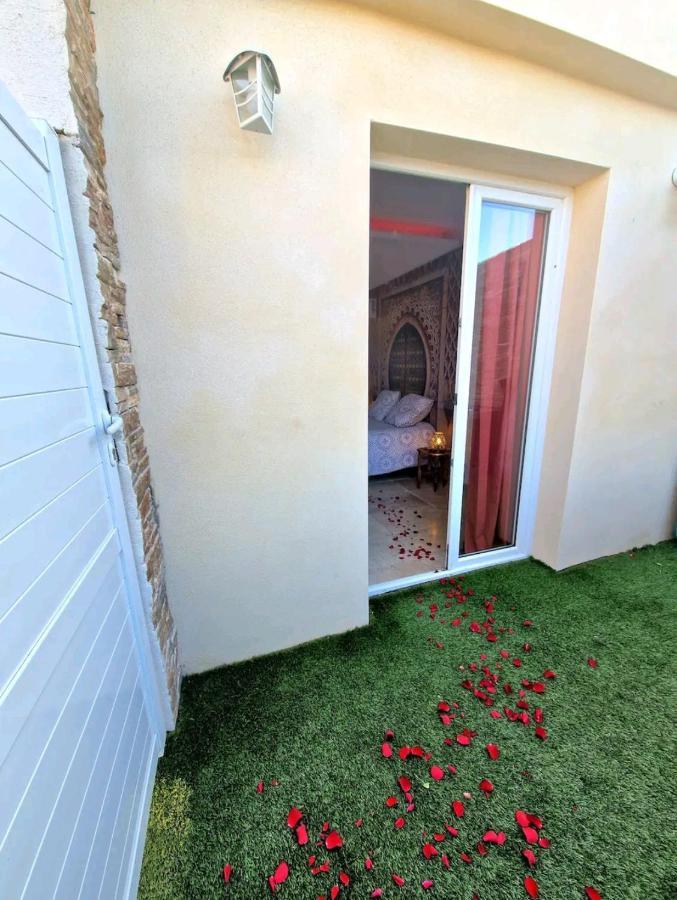 Suite Jaccuzzi En Camargue Port-Saint-Louis-du-Rhône Exterior foto