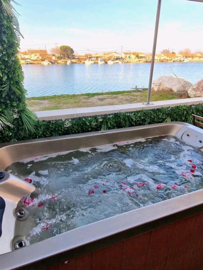 Suite Jaccuzzi En Camargue Port-Saint-Louis-du-Rhône Exterior foto